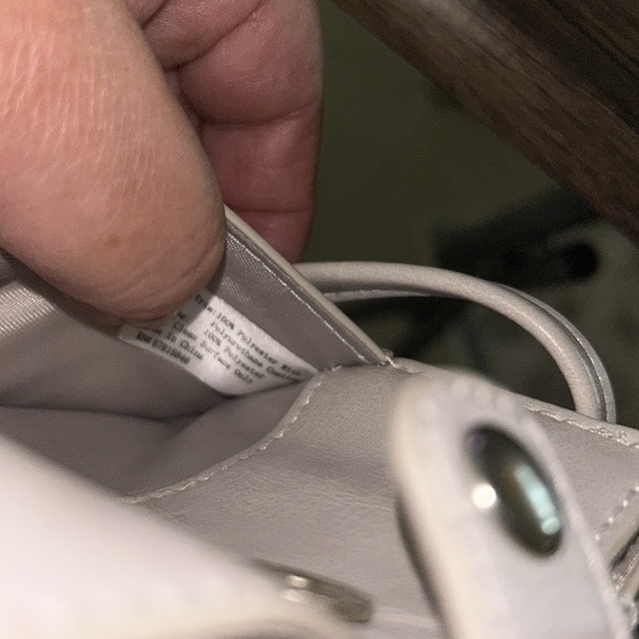 Save the Girls Touchscreen Phone Case or Crossbody with RFID Gray. NWOT - Picture 9 of 11